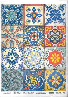 كاغذ دكوپاژ برنجي كادنس اين كاغذ از مواد ظريف ونازك ولي با استحكام بالا ساخته شده است. دكوپاژ برنجي كادنس از دستمال سفره ضخيم تر است اما به راحتي بر روي سطح كار مي خوابد و داراي طرح ها ورنگبندي هاي جذاب،جديدوبسيار شيكي نسبت به دستمال است. قابل استفاده براي هر نوع تكنيكي (مدرن و كلاسيك) تاكنون بيش از٦٠٠ طرح زيبا توليد شده است سايز اين محصول a3 ميباشد.