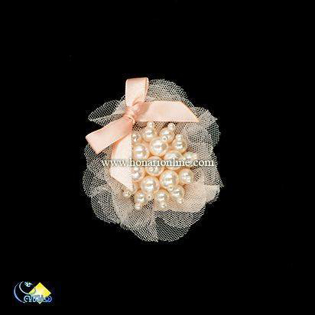 گل تزئینی دست‌ساز با مروارید و تور صورتی، مناسب تزئین لباس رسمی، گیره مو و هدیه‌های ویژه. خرید آنلاین از هنری آنلاین