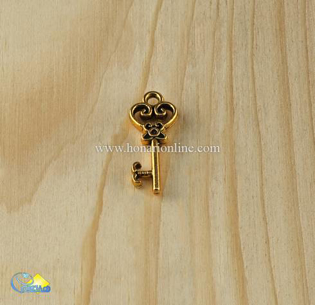 زیورآلات،ساخت زیوآلات دست ساز،وسایل مورد نیاز ساخت زیورآلات،فروش انواع لوازم مورد نیاز ساخت زیورآلات مانند:انواع پلاک و آویز،حلقه و میخ،پیچ و بست،انواع نخ،انواع مروارید وصدف در فروشگاه هنری آنلاین،خرید انواع پلاک و آویز،لوازم ساخت زیورآلات از کجا بخرم،قیمت لوازم ساخت زیورآلات،فروش انواع پلاک دستبند،فروش آویز در طرح های متنوع،ساخت زیورآلات دست ساز،هنری،فروش لوازم هنری،انواع لوازم هنری،هنری آنلاین،فروشگاه اینترنتی هنری آنلاین