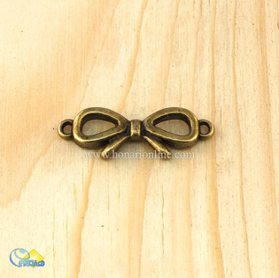 زیورآلات،ساخت زیوآلات دست ساز،وسایل مورد نیاز ساخت زیورآلات،فروش انواع لوازم مورد نیاز ساخت زیورآلات مانند:انواع پلاک و آویز،حلقه و میخ،پیچ و بست،انواع نخ،انواع مروارید وصدف در فروشگاه هنری آنلاین،خرید انواع پلاک و آویز،لوازم ساخت زیورآلات از کجا بخرم،قیمت لوازم ساخت زیورآلات،فروش انواع پلاک دستبند،فروش آویز در طرح های متنوع،ساخت زیورآلات دست ساز،هنری،فروش لوازم هنری،انواع لوازم هنری،هنری آنلاین،فروشگاه اینترنتی هنری آنلاین