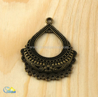 زیورآلات،ساخت زیوآلات دست ساز،وسایل مورد نیاز ساخت زیورآلات،فروش انواع لوازم مورد نیاز ساخت زیورآلات مانند:انواع پلاک و آویز،حلقه و میخ،پیچ و بست،انواع نخ،انواع مروارید وصدف در فروشگاه هنری آنلاین،خرید انواع پلاک و آویز،لوازم ساخت زیورآلات از کجا بخرم،قیمت لوازم ساخت زیورآلات،فروش انواع پلاک دستبند،فروش آویز در طرح های متنوع،ساخت زیورآلات دست ساز،هنری،فروش لوازم هنری،انواع لوازم هنری،هنری آنلاین،فروشگاه اینترنتی هنری آنلاین