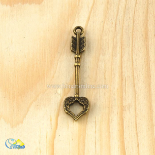 زیورآلات،ساخت زیوآلات دست ساز،وسایل مورد نیاز ساخت زیورآلات،فروش انواع لوازم مورد نیاز ساخت زیورآلات مانند:انواع پلاک و آویز،حلقه و میخ،پیچ و بست،انواع نخ،انواع مروارید وصدف در فروشگاه هنری آنلاین،خرید انواع پلاک و آویز،لوازم ساخت زیورآلات از کجا بخرم،قیمت لوازم ساخت زیورآلات،فروش انواع پلاک دستبند،فروش آویز در طرح های متنوع،ساخت زیورآلات دست ساز،هنری،فروش لوازم هنری،انواع لوازم هنری،هنری آنلاین،فروشگاه اینترنتی هنری آنلاین