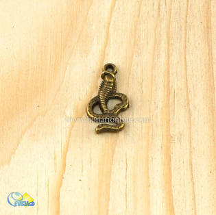 زیورآلات،ساخت زیوآلات دست ساز،وسایل مورد نیاز ساخت زیورآلات،فروش انواع لوازم مورد نیاز ساخت زیورآلات مانند:انواع پلاک و آویز،حلقه و میخ،پیچ و بست،انواع نخ،انواع مروارید وصدف در فروشگاه هنری آنلاین،خرید انواع پلاک و آویز،لوازم ساخت زیورآلات از کجا بخرم،قیمت لوازم ساخت زیورآلات،فروش انواع پلاک دستبند،فروش آویز در طرح های متنوع،ساخت زیورآلات دست ساز،هنری،فروش لوازم هنری،انواع لوازم هنری،هنری آنلاین،فروشگاه اینترنتی هنری آنلاین