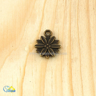 زیورآلات،ساخت زیوآلات دست ساز،وسایل مورد نیاز ساخت زیورآلات،فروش انواع لوازم مورد نیاز ساخت زیورآلات مانند:انواع پلاک و آویز،حلقه و میخ،پیچ و بست،انواع نخ،انواع مروارید وصدف در فروشگاه هنری آنلاین،خرید انواع پلاک و آویز،لوازم ساخت زیورآلات از کجا بخرم،قیمت لوازم ساخت زیورآلات،فروش انواع پلاک دستبند،فروش آویز در طرح های متنوع،ساخت زیورآلات دست ساز،هنری،فروش لوازم هنری،انواع لوازم هنری،هنری آنلاین،فروشگاه اینترنتی هنری آنلاین